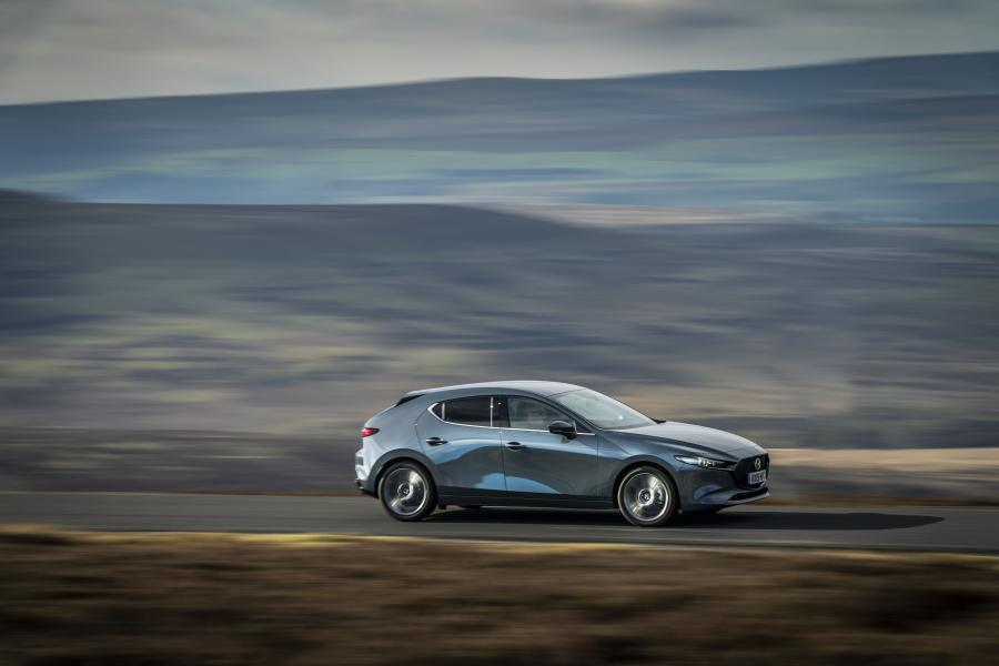  Mazda3 Skyactiv-G GT Sport Hatchback 2019 года  (UK) (фото 28 из 83)